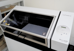 UVインクジェット印刷機:箱型